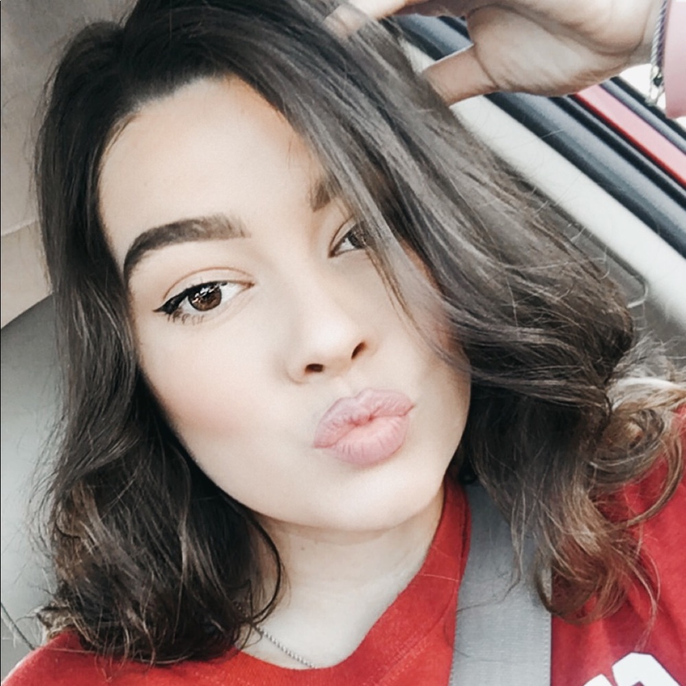 Meet your Posher, Christina